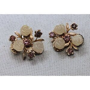 Vtg White Molded Plastic Lucite Rose Flower Clip On Earrings Purple Rhinestones